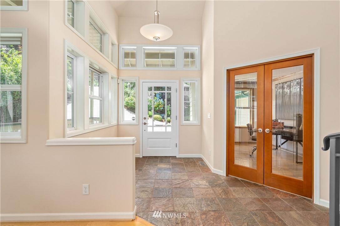 9302 Valhalla Way Bothell, WA 98011 - Photo 6 of 37