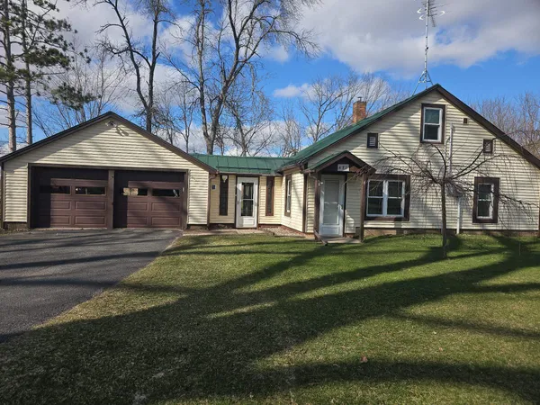 $209,000 | 472 North Street, Green Lake, WI 54941