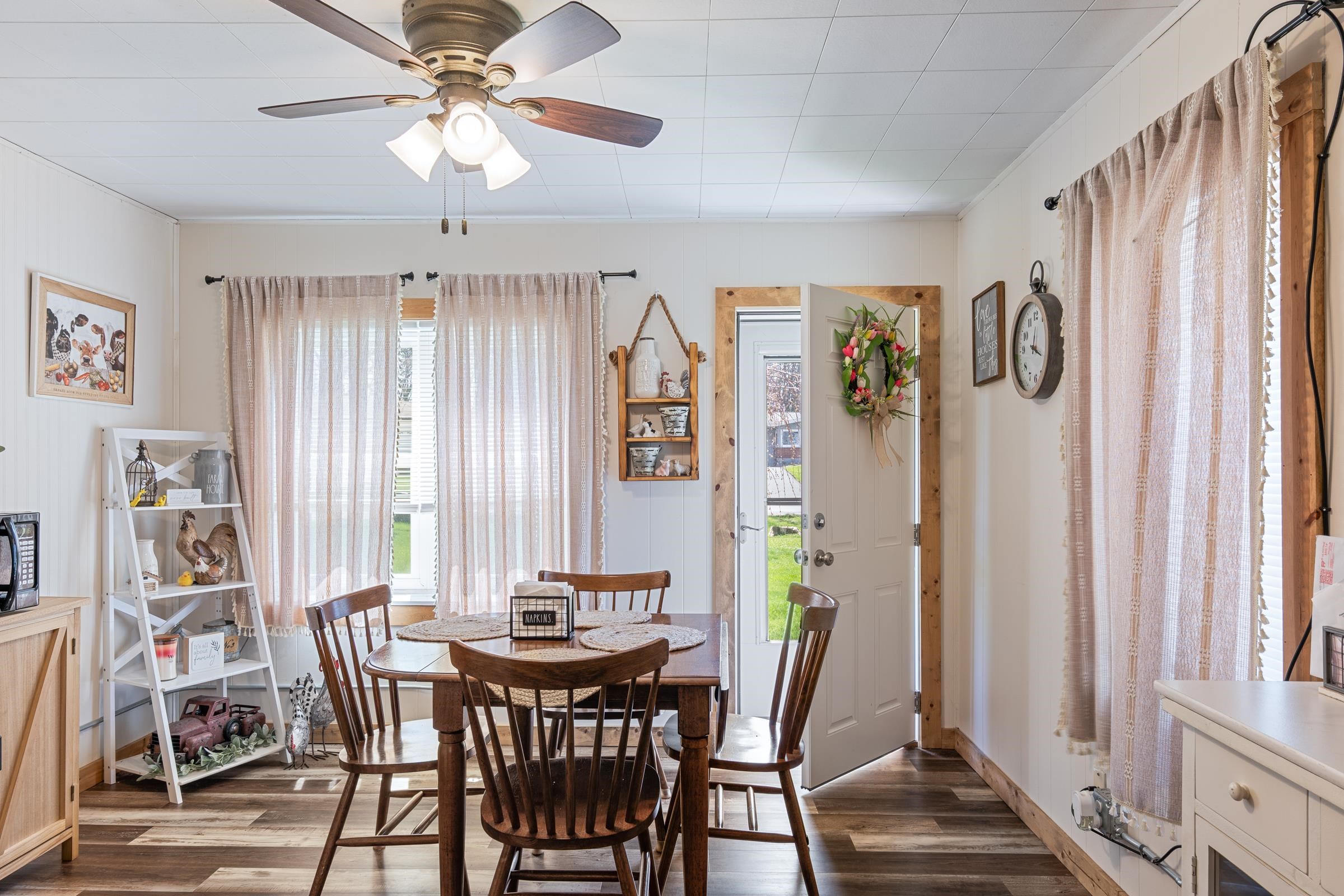 472 North Street Green Lake, WI 54941 - Photo 2 of 31