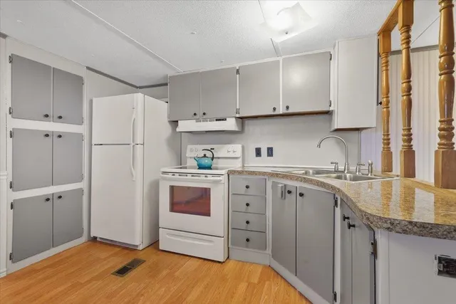 $89,900 | 24807 East Trent Avenue, Unit 13, Newman Lake, WA 99025