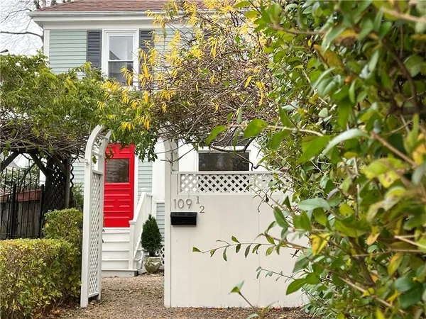 $3,500 | 109 2nd Street, Newport, RI 02840