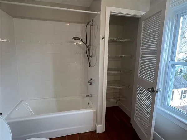 $3,500 | 109 2nd Street, Newport, RI 02840