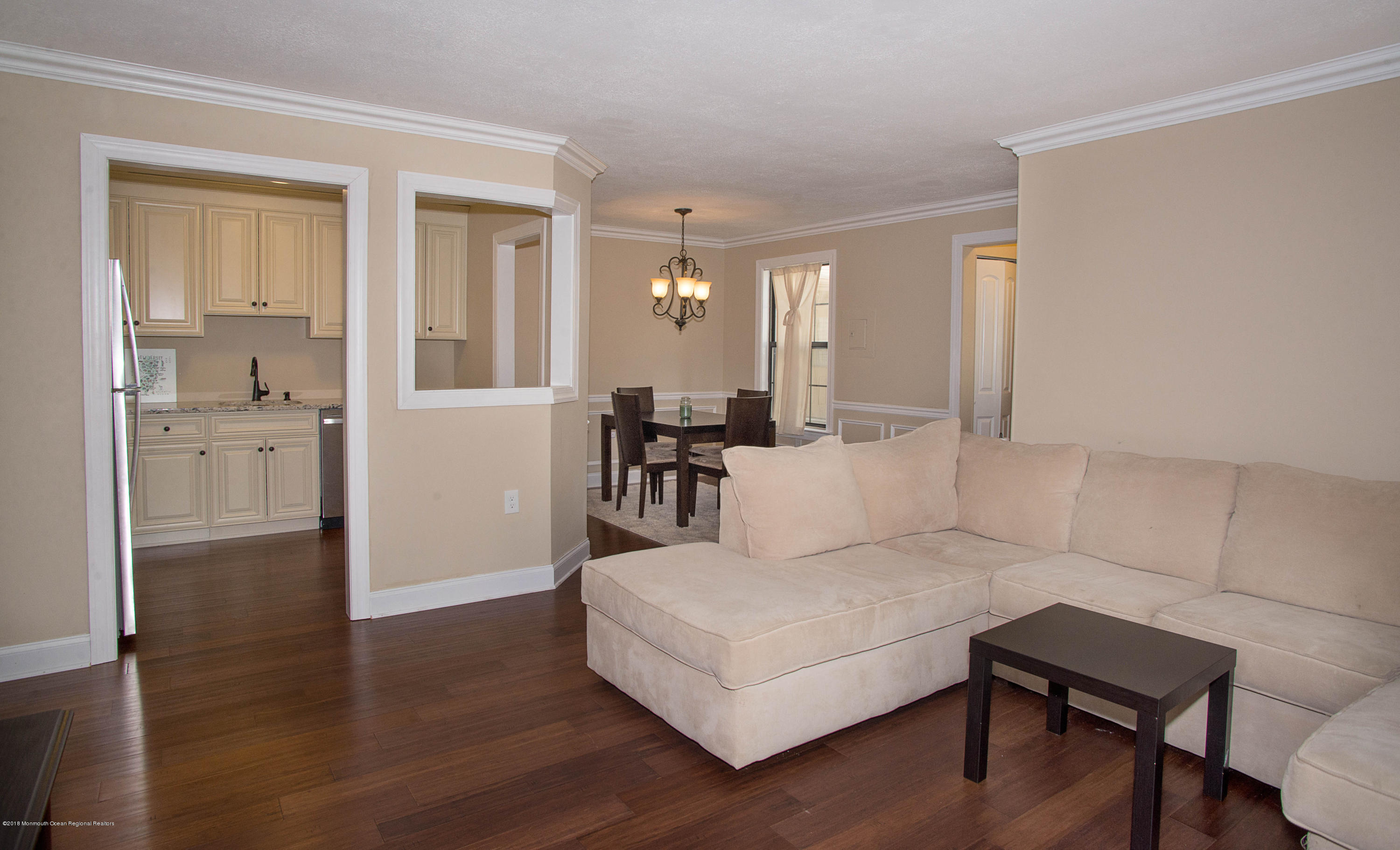 108 Daisy Court Jackson, NJ 08527 - Photo 7 of 13 _RMJ1631.jpg living room