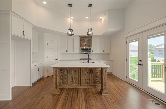 $579,000 | 2211 Prairie Creek Drive, Kearney, MO 64060