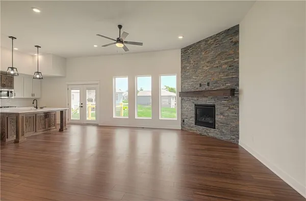 $574,000 | 2211 Prairie Creek Drive, Kearney, MO 64060