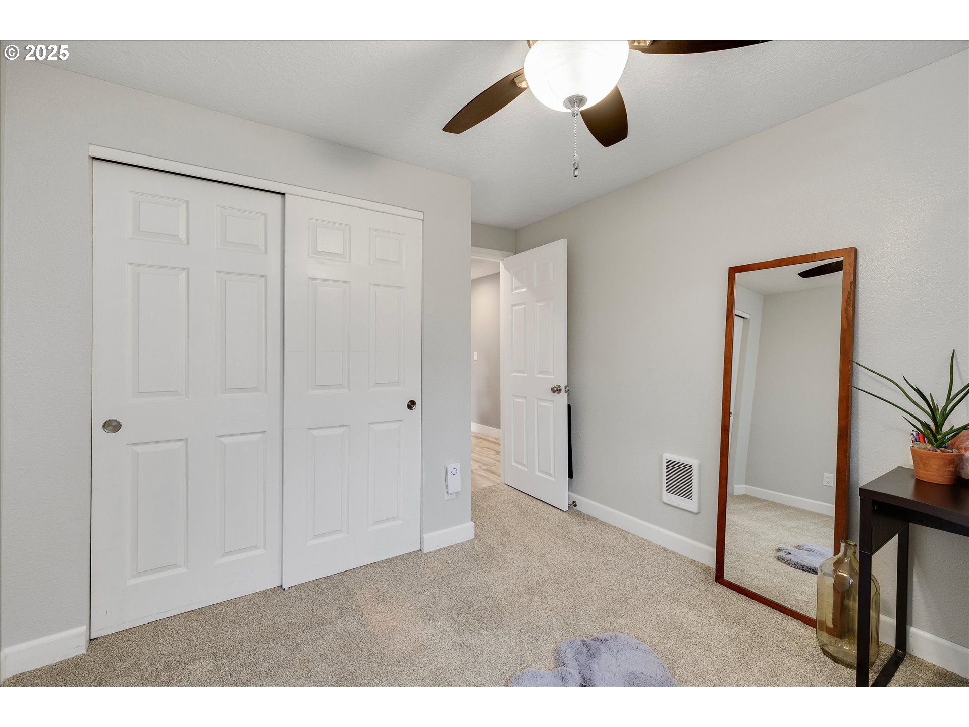 2389 F Street Hubbard, OR 97032 - Photo 16 of 34 a view of an entryway