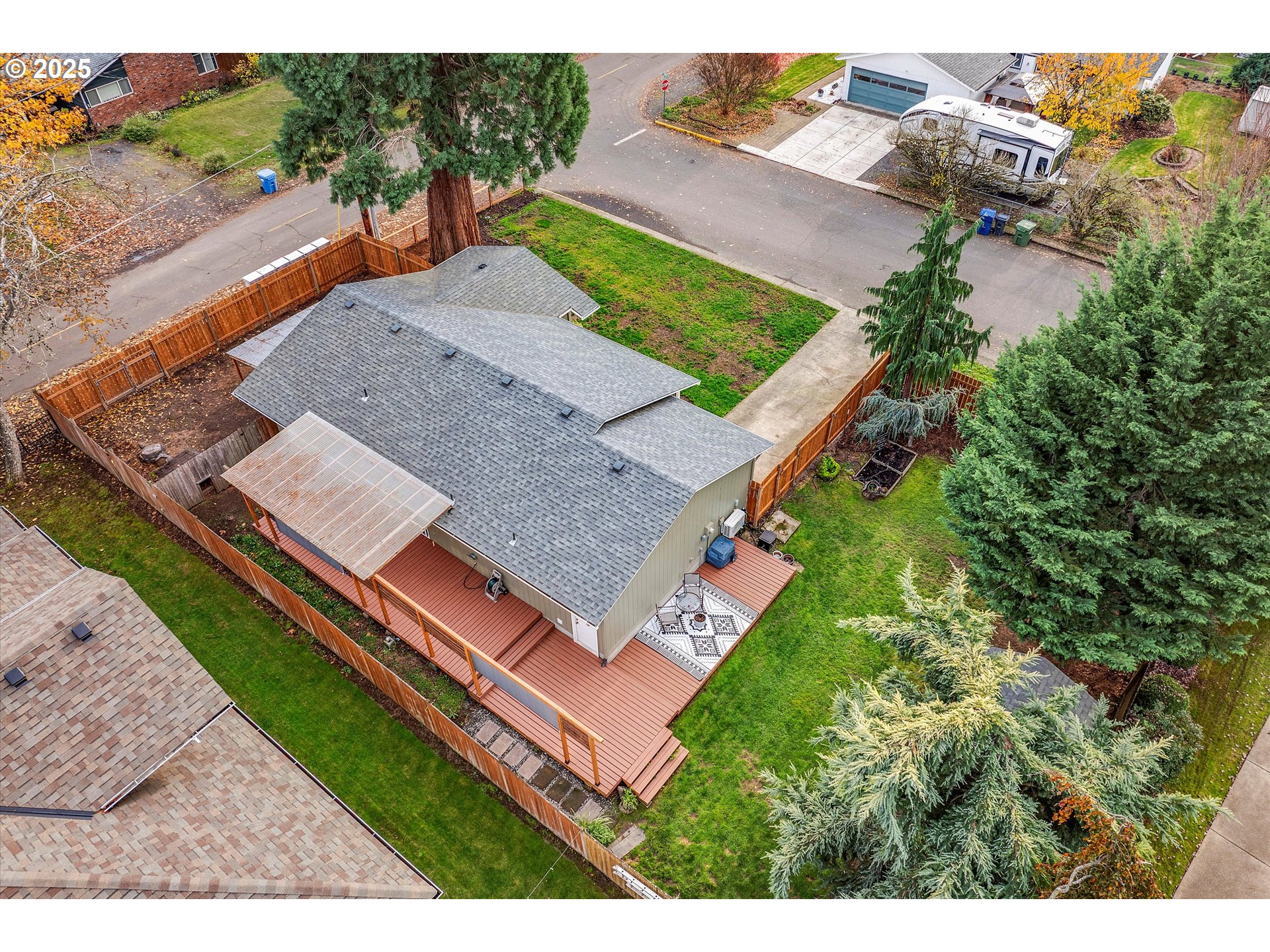 2389 F Street Hubbard, OR 97032 - Photo 32 of 34 a view of a house with a yard