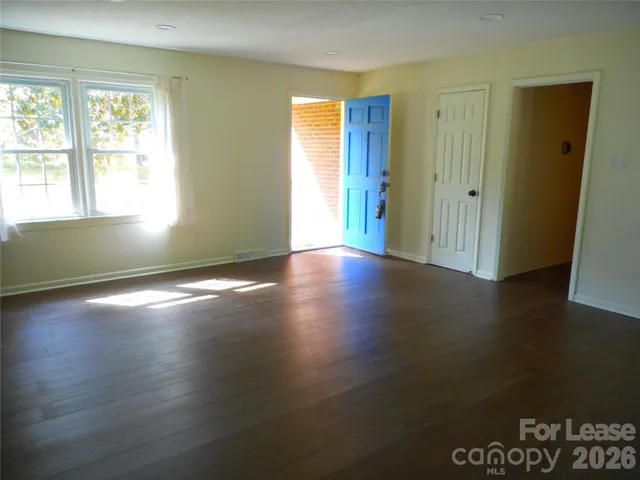 $1,995 | 733 Catawba Circle North, Matthews, NC 28104