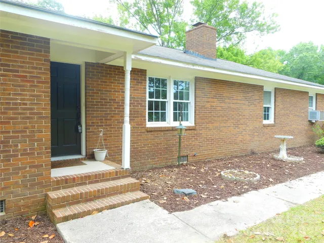 $1,995 | 733 Catawba Circle North, Matthews, NC 28104