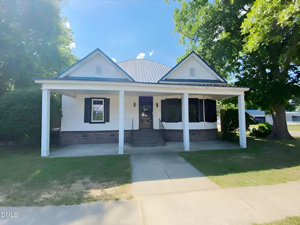 $179,900 | 301 South Wilson Street, Fremont, NC 27830