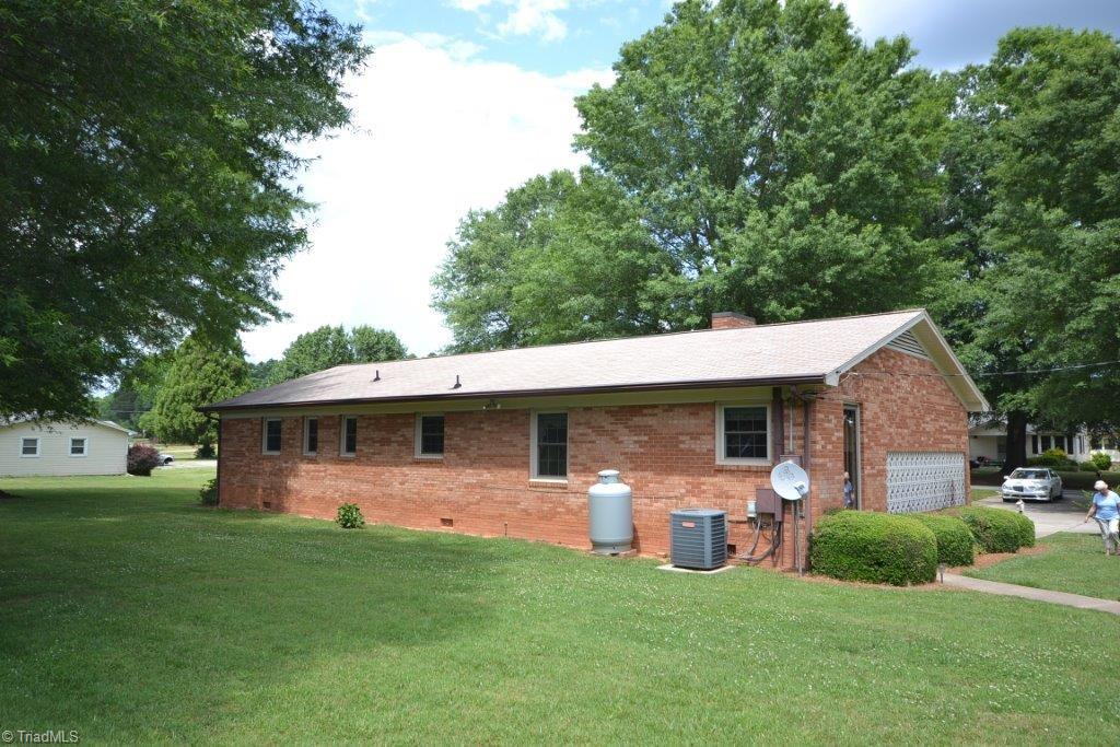 736 Foxfire Road Asheboro, NC 27205 - Photo 17 of 24 Back Exterior