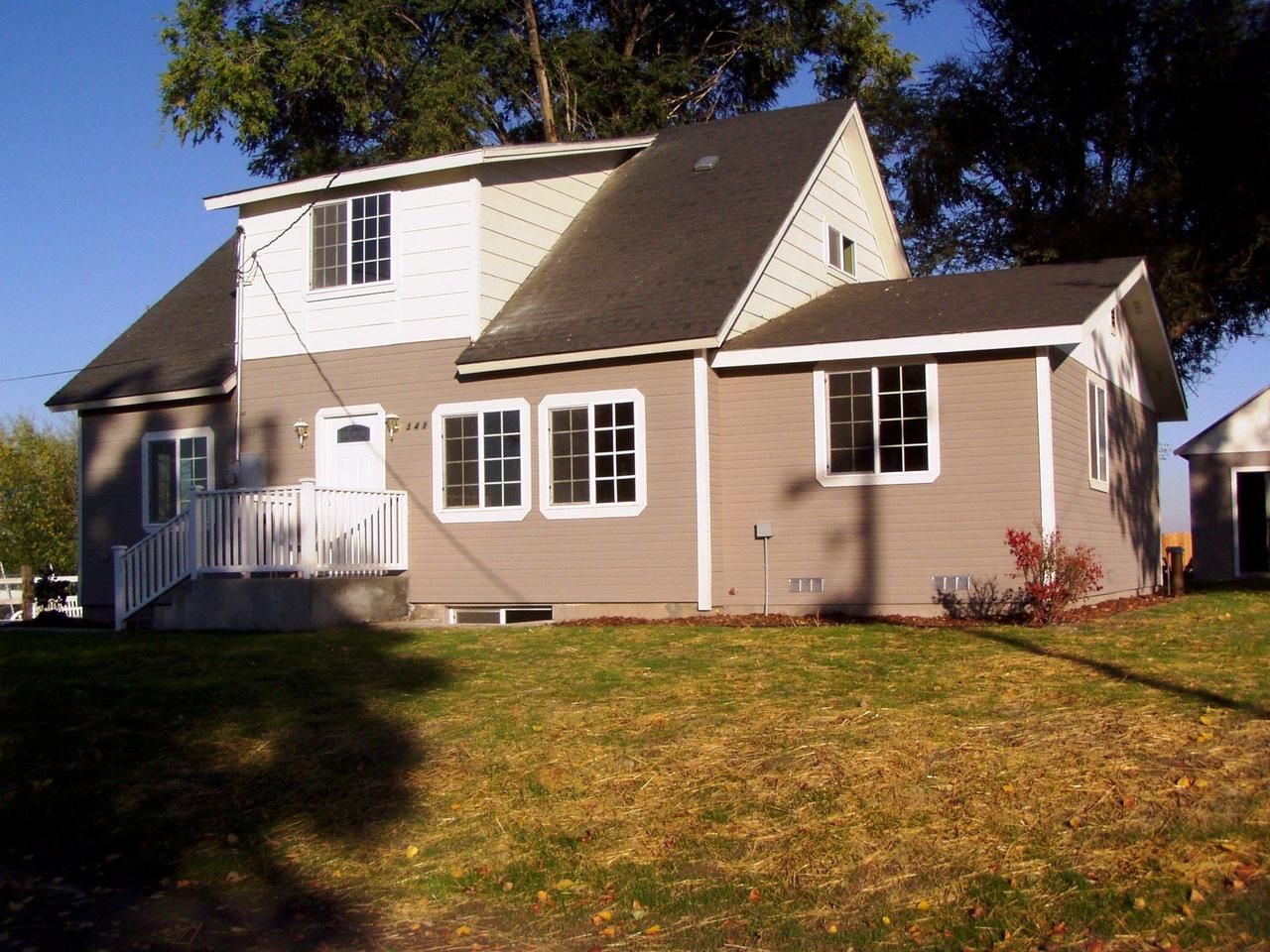 341 Liberty Road Granger, WA 98932 - Photo 2 of 19 a view of house with yard