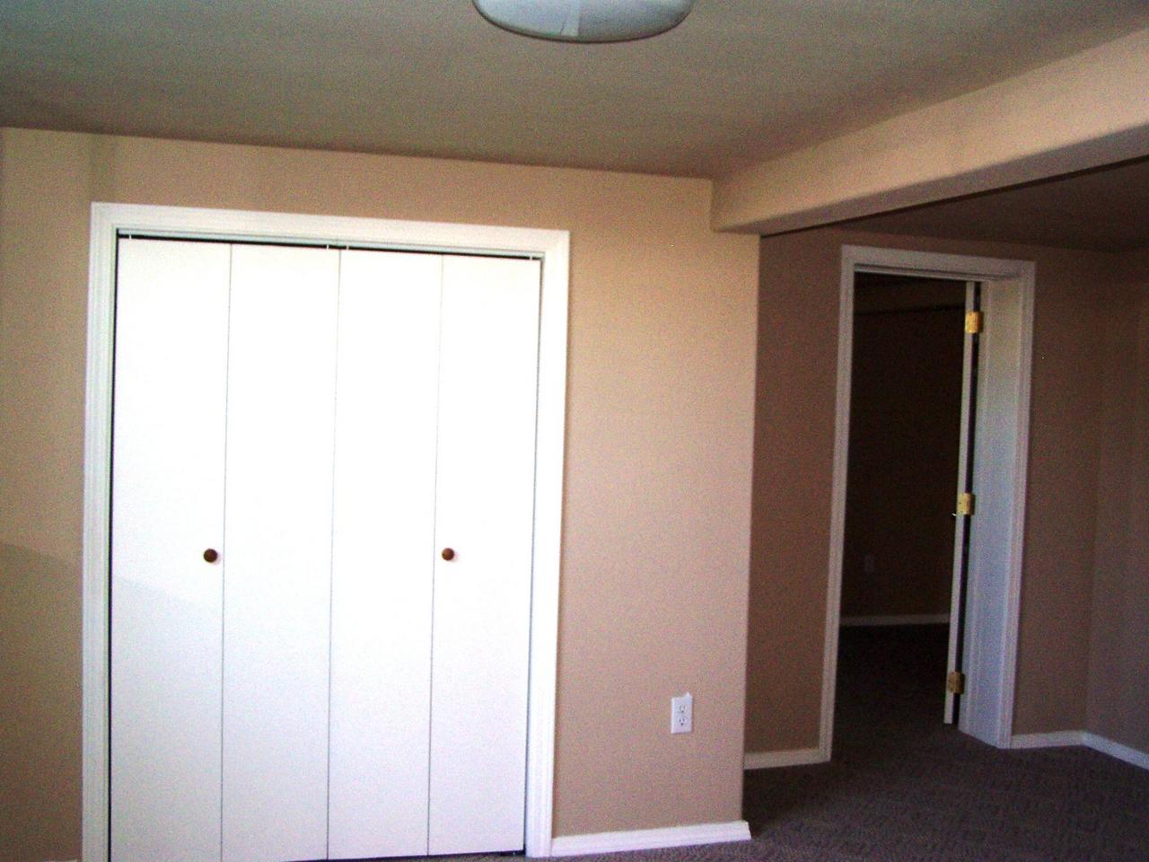 341 Liberty Road Granger, WA 98932 - Photo 5 of 19 a view of a room with a door