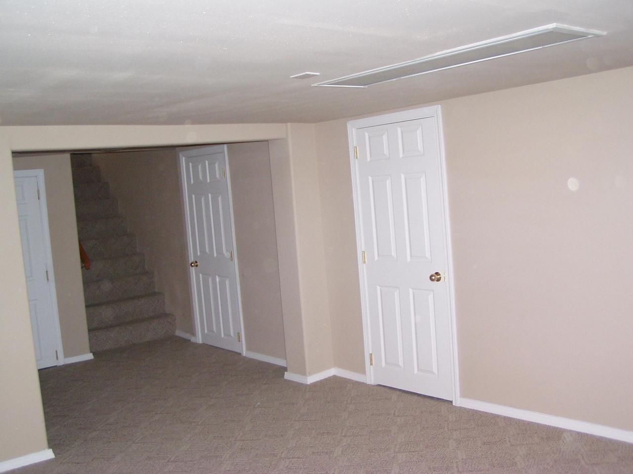341 Liberty Road Granger, WA 98932 - Photo 6 of 19 a view of an empty room
