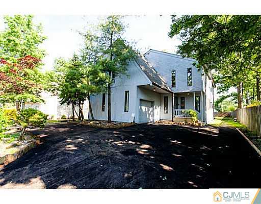 38 Lynnwood Road Edison, NJ 08820 - Photo 2 of 21 Gallery Image 2