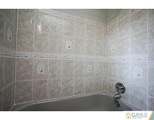 38 Lynnwood Road Edison, NJ 08820 - Photo 12 of 21 Gallery Image 12