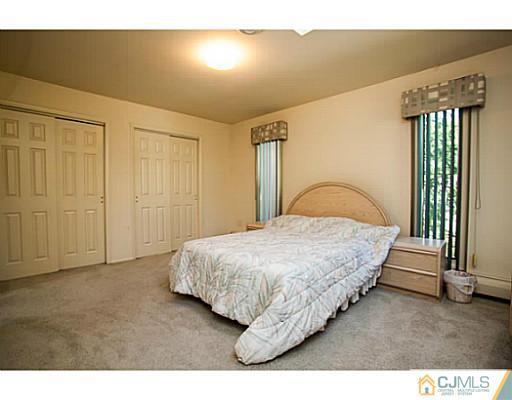 38 Lynnwood Road Edison, NJ 08820 - Photo 17 of 21 Gallery Image 17