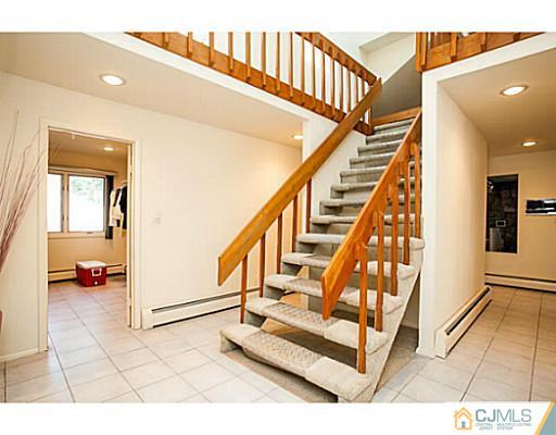 38 Lynnwood Road Edison, NJ 08820 - Photo 3 of 21 Gallery Image 3