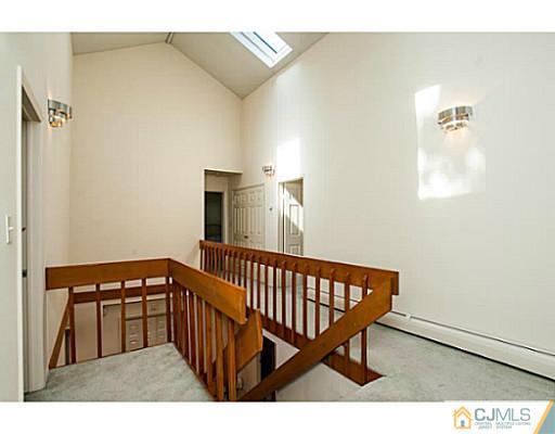 38 Lynnwood Road Edison, NJ 08820 - Photo 10 of 21 Gallery Image 10