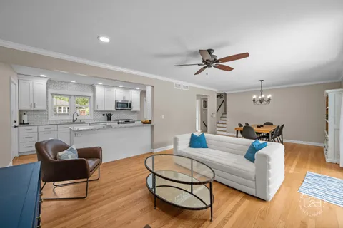 $675,000 | 325 Hemlock Lane, Naperville, IL 60540