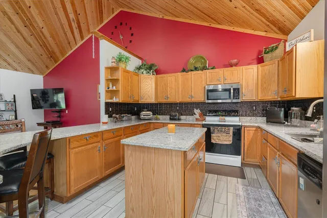 $695,000 | 8632 Anchor Drive, Delton, MI 49046