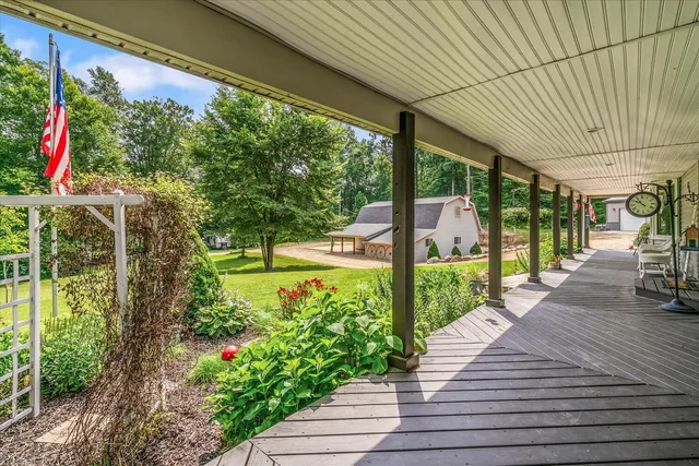 $695,000 | 8632 Anchor Drive, Delton, MI 49046