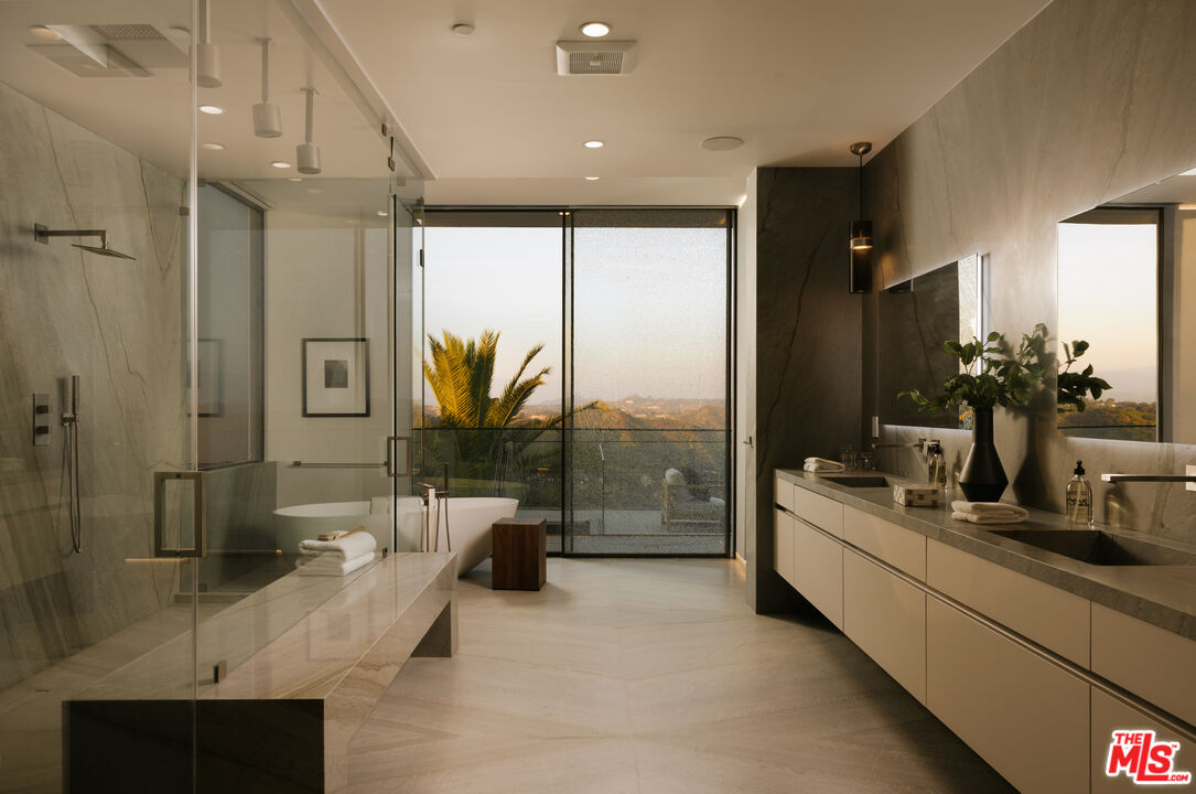 2078 Stradella Road Los Angeles, CA 90077 - Photo 12 of 28 Gallery Image 12