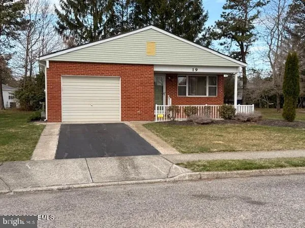 $2,250 | 19 Lyford Court, Toms River, NJ 08757