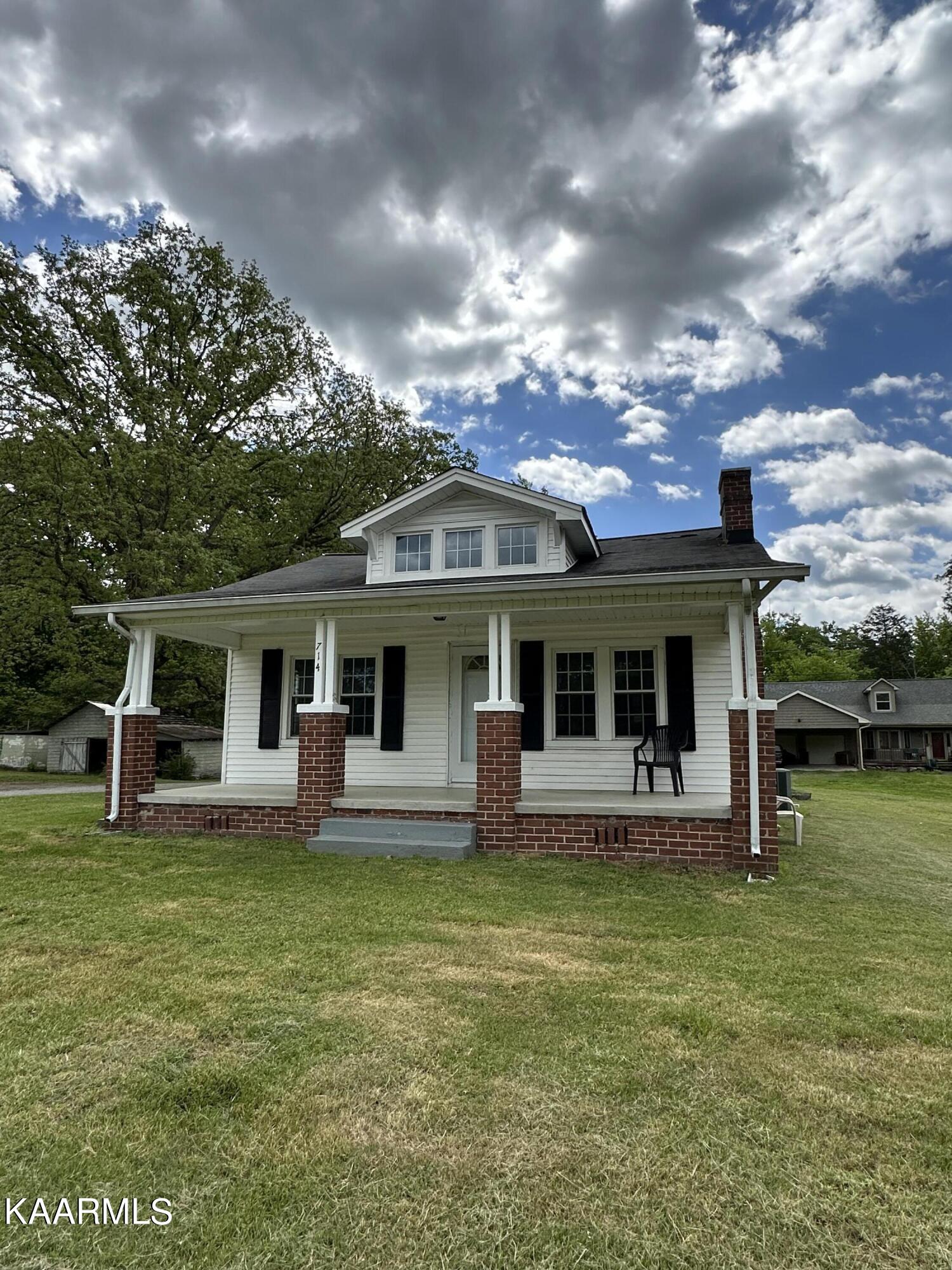 714 Sinking Springs Road Clinton, TN 37716 - Photo 4 of 33 E602448B-9B5D-485C-AB62-213E543995C2