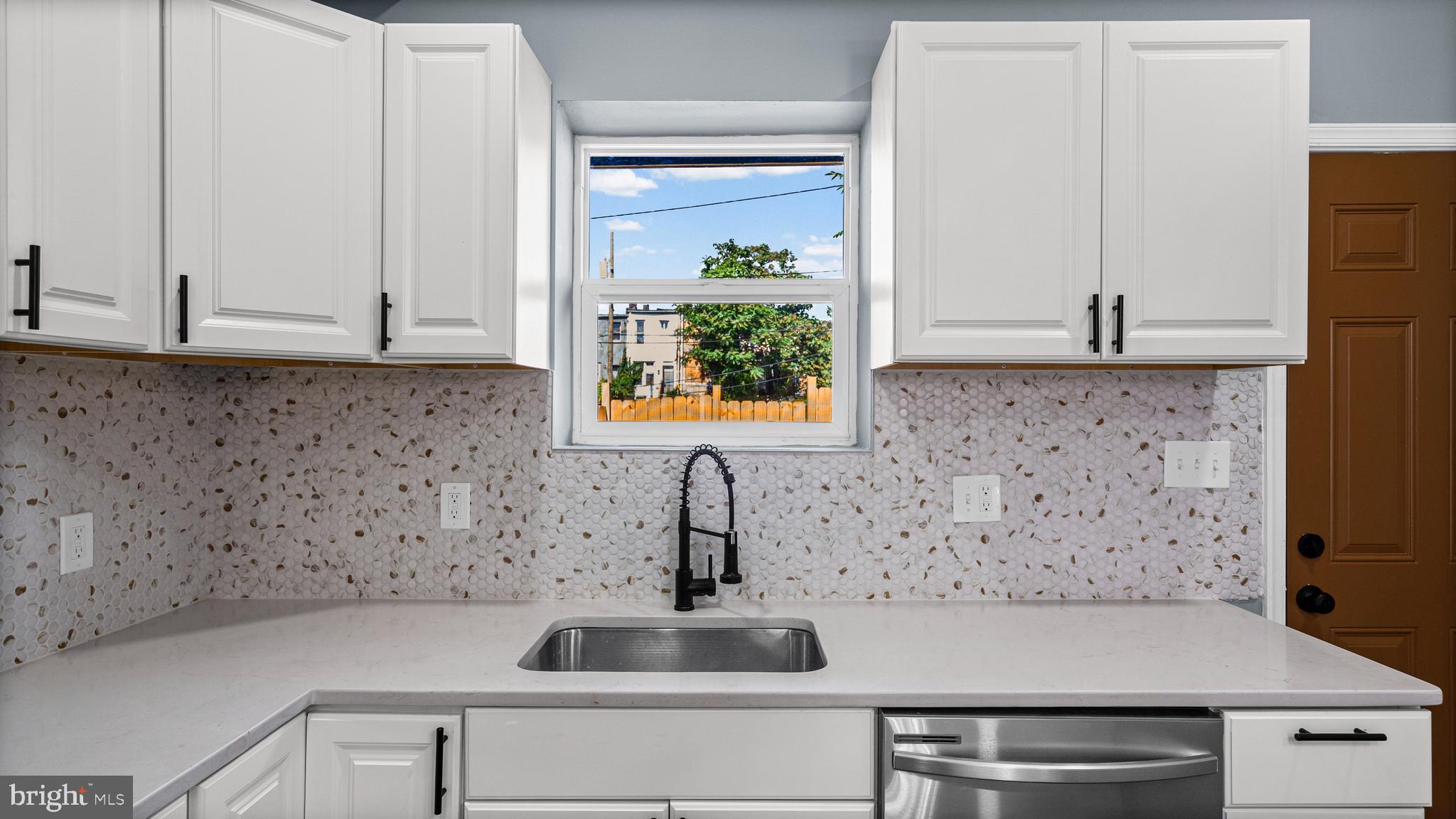 1720 Rutland Avenue Baltimore, MD 21213 - Photo 11 of 37