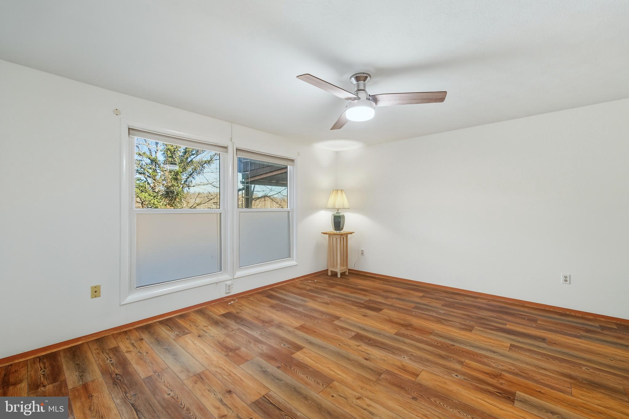 274 The Hill Road, Unit 13A Basye, VA 22810 - Photo 16 of 41 Living room