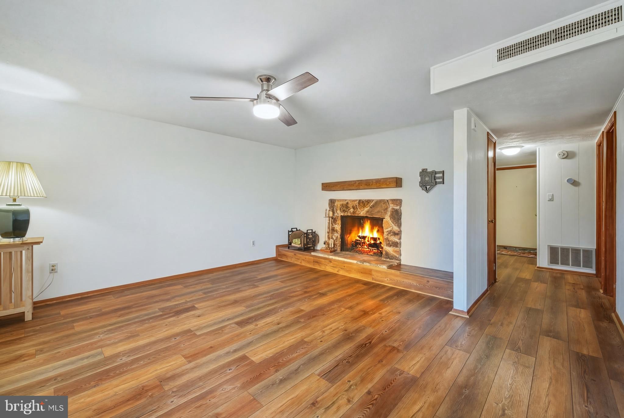 274 The Hill Road, Unit 13A Basye, VA 22810 - Photo 17 of 41 Living room