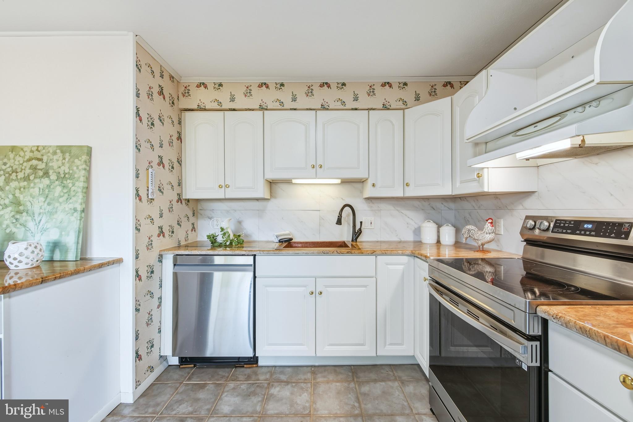 274 The Hill Road, Unit 13A Basye, VA 22810 - Photo 10 of 41 Kitchen