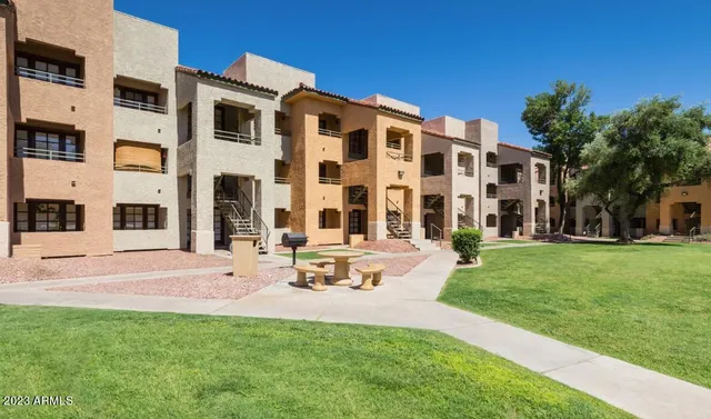 $845 | 6201 West Olive Avenue, Unit A2, Glendale, AZ 85302