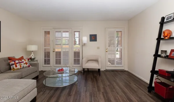 $865 | 6201 West Olive Avenue, Unit A2, Glendale, AZ 85302