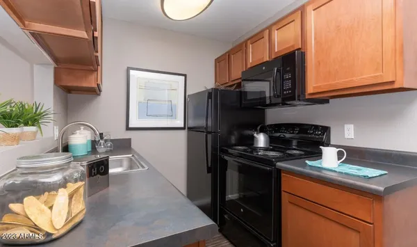 $865 | 6201 West Olive Avenue, Unit A2, Glendale, AZ 85302