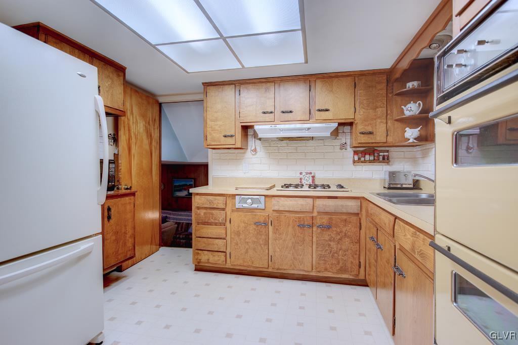 2450 Winston Road Bethlehem, PA 18017 - Photo 9 of 25 Gallery Image 9