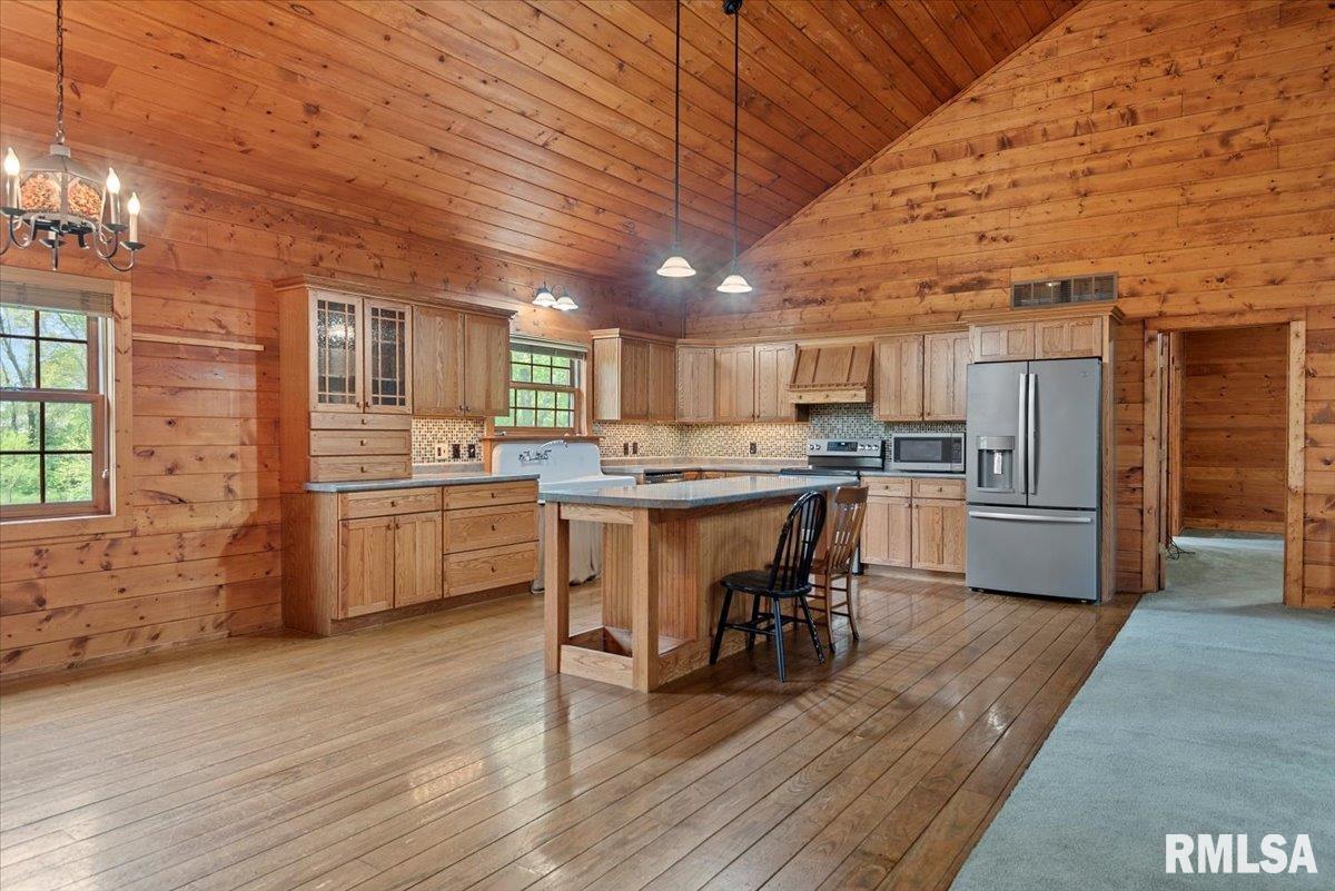 310 Pine Ridge Lane Athens, IL 62613 - Photo 17 of 67