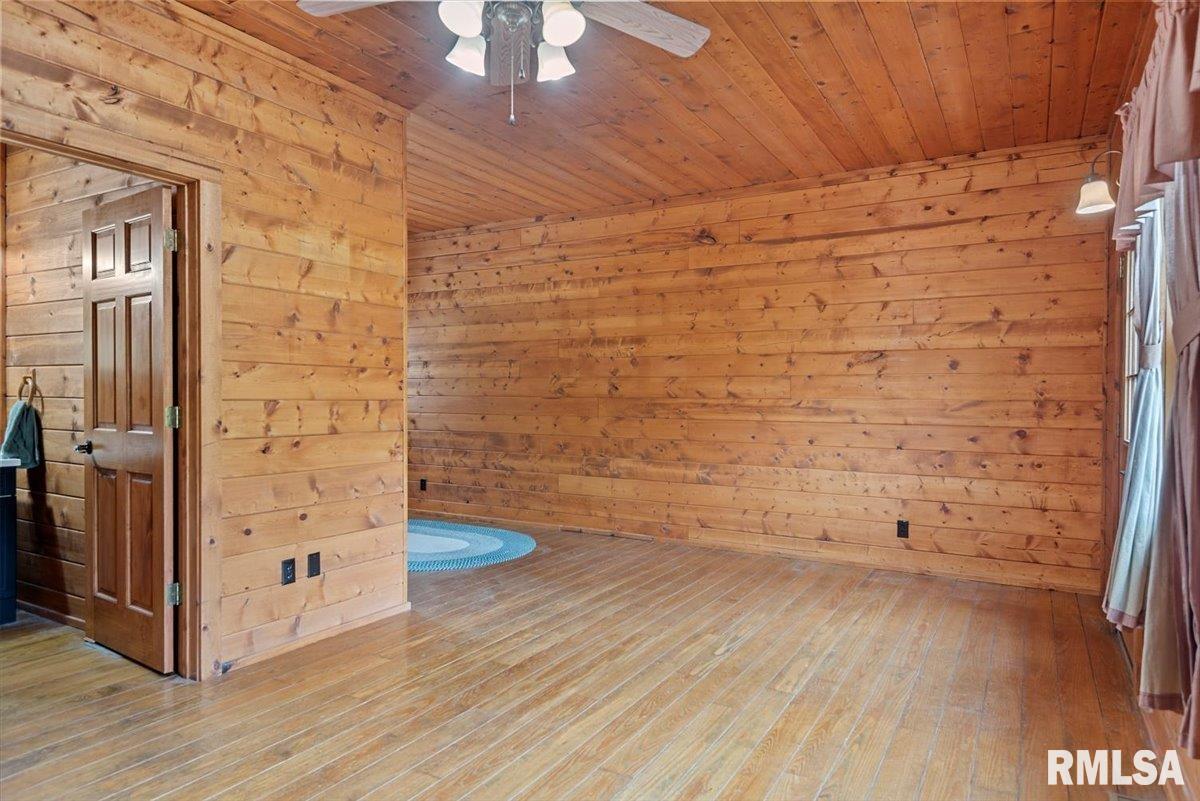 310 Pine Ridge Lane Athens, IL 62613 - Photo 32 of 67