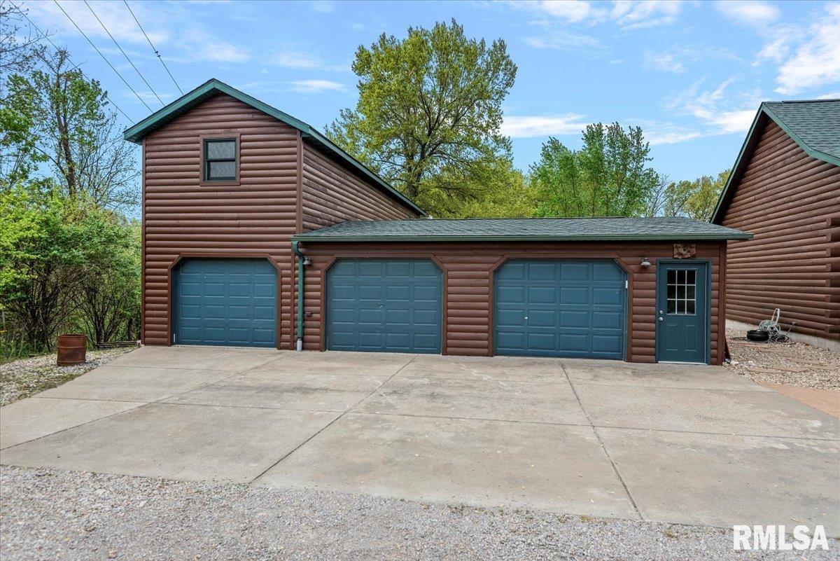 310 Pine Ridge Lane Athens, IL 62613 - Photo 7 of 67