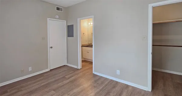 $1,975 | 203 East 31st Street, Unit 207, Austin, TX 78705