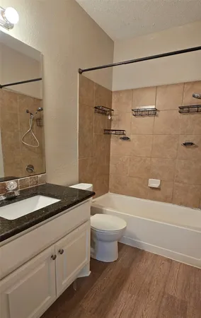 $1,975 | 203 East 31st Street, Unit 207, Austin, TX 78705