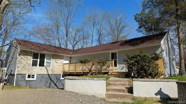 a view of a house with outdoor space