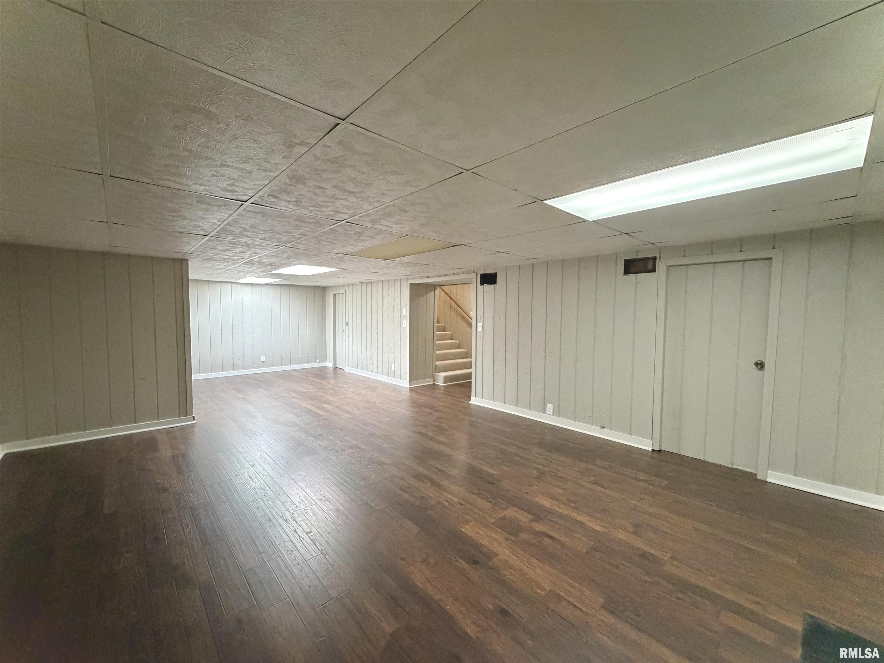 135 10th Street Carmi, IL 62821 - Photo 37 of 42
