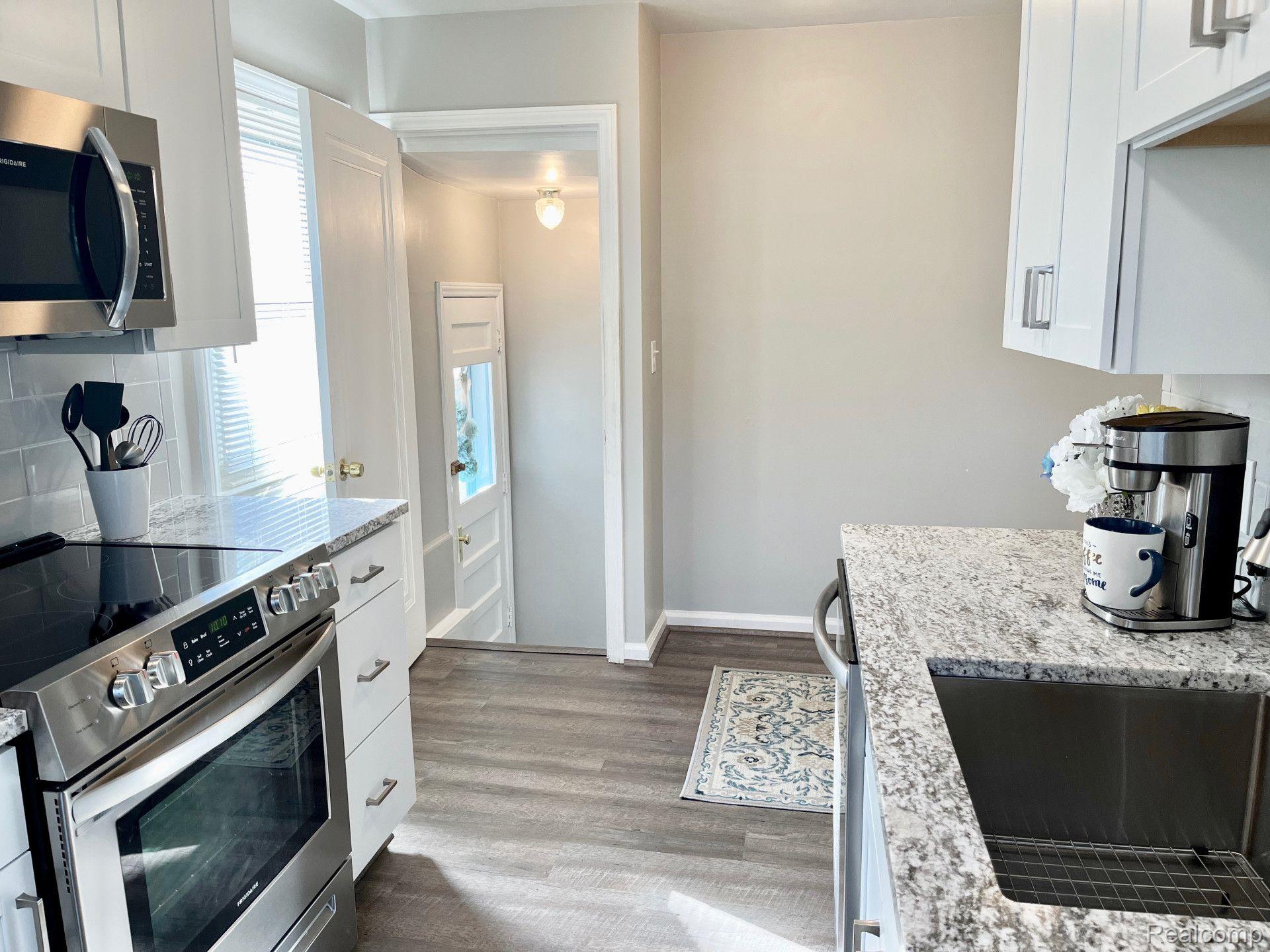 2190 Dorothea Road Berkley, MI 48072 - Photo 6 of 26 Gallery Image 6