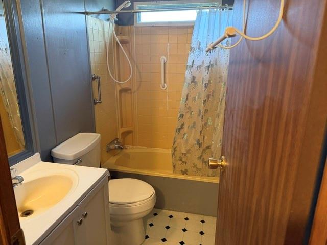 45 Grant Street Fredonia, PA 16124 - Photo 20 of 22 a bathroom with a sink a toilet and shower