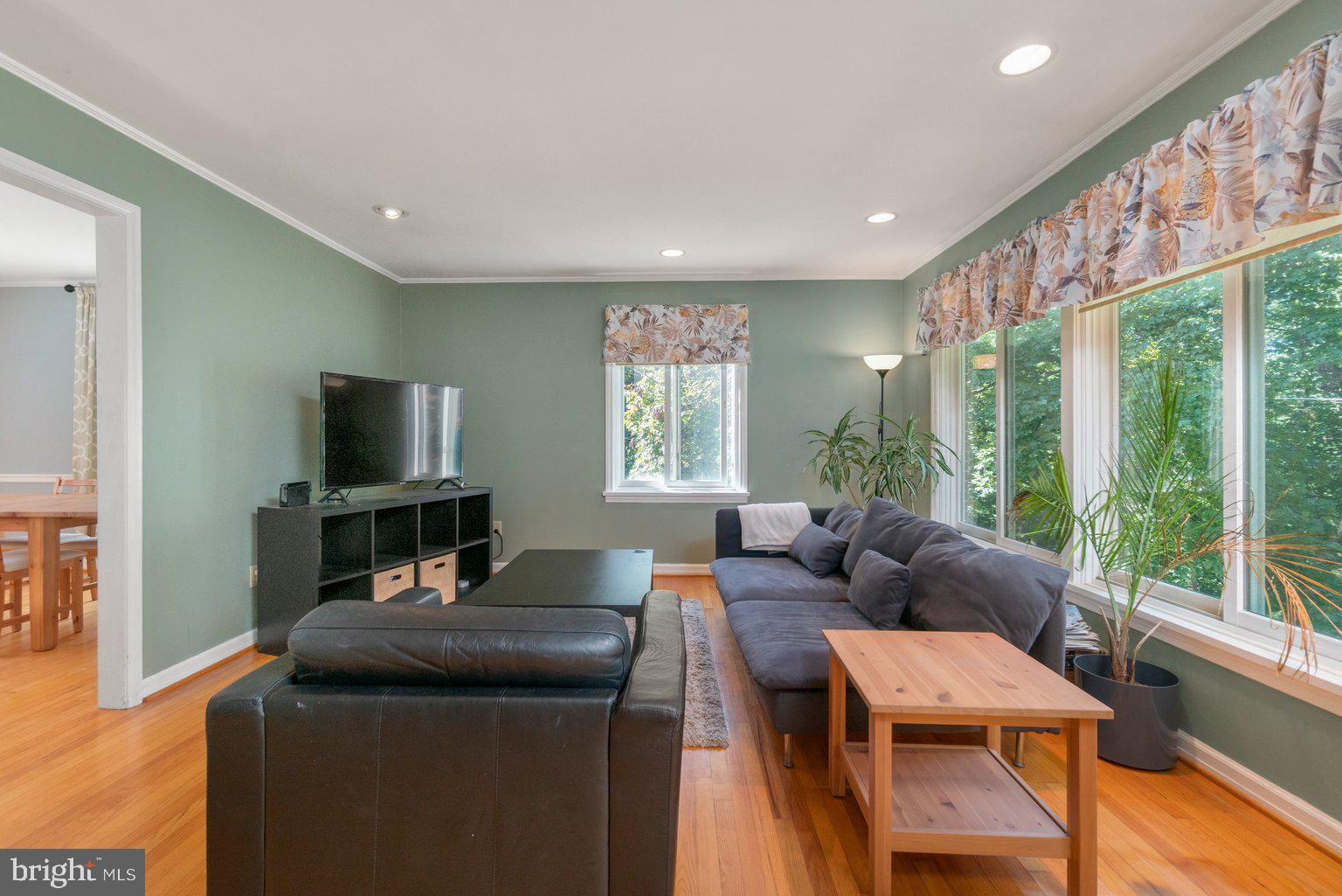 8817 Wolverton Road Baltimore, MD 21234 - Photo 4 of 41 Gallery Image 4