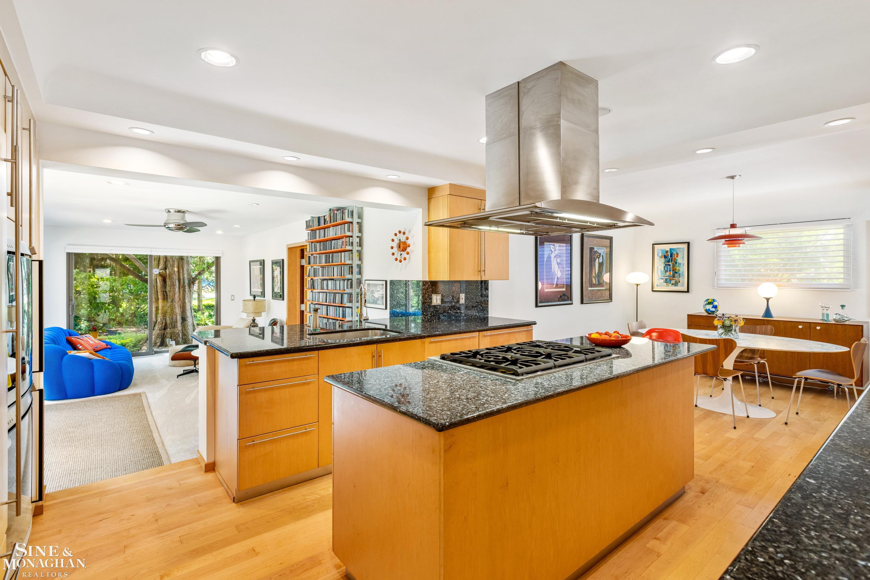73 Hampton Road Grosse Pointe, MI 48236 - Photo 16 of 48 50120168-15.JPG