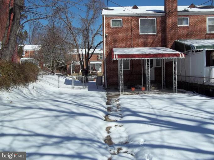 1801 Swansea Road Baltimore, MD 21239 - Photo 5 of 14 Large Fenced Rear Yard