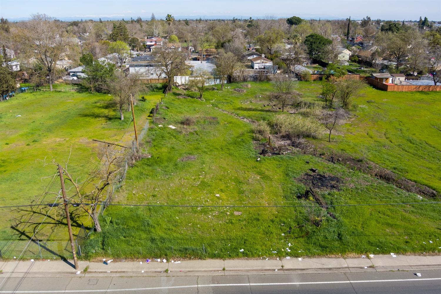 3040 Rio Linda Boulevard Sacramento, CA 95815 - Photo 4 of 19 a view of a garden